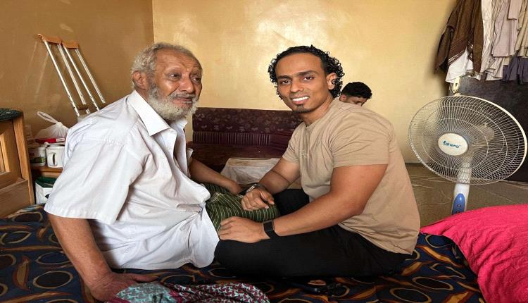 السقاف يزور نجم الكرة العدنية منير مدهش ويؤكد دعم المجلس للكوادر الرياضية