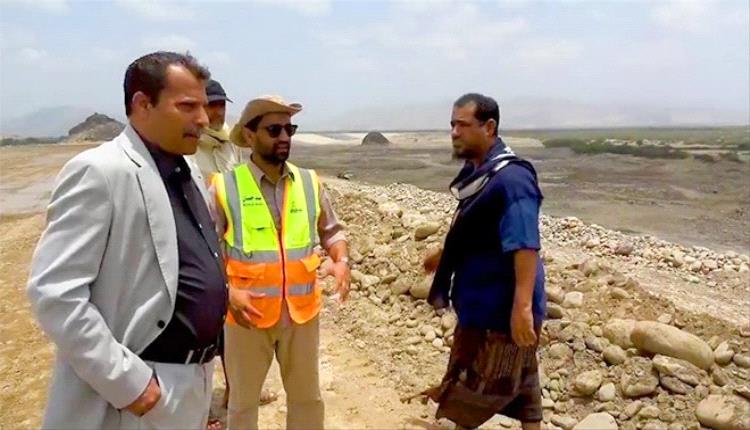 محافظ أبين: مشروع سد حسان يحقق إنجازاً ملموساً بنسبة 60% بدعم إماراتي