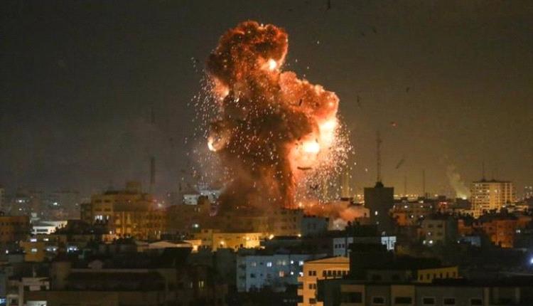 صحيفة: عشرات الانفجارات في بيت حانون وحزام من النار يحيط بالمنطقة دون توقف
