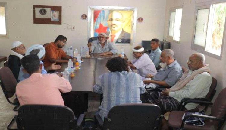 رئيس انتقالي غيل باوزير يبحث تطوير القطاع الصحي بالمديرية