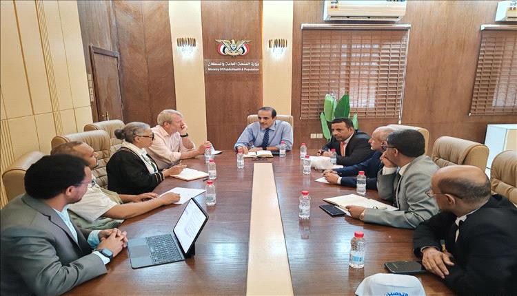 اليونيسف والصحة اليمنية تبحثان تعزيز الشراكة لتطوير خدمات الرعاية الأولية في المناطق الأكثر احتياجًا