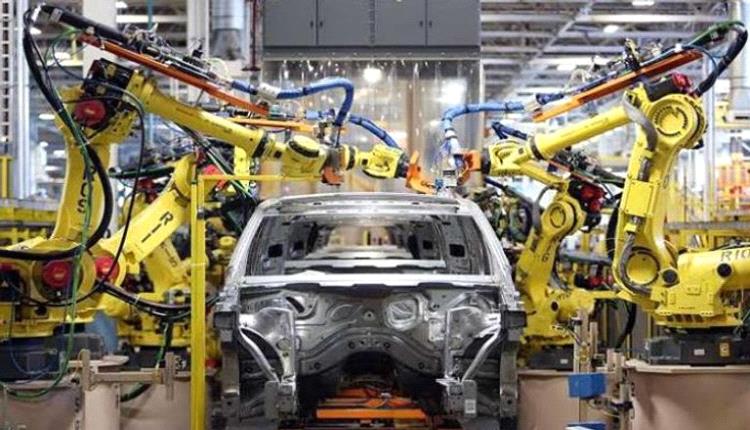 رينو توظف 400 عامل لرفع إنتاج السيارات الكهربائية في 2025
