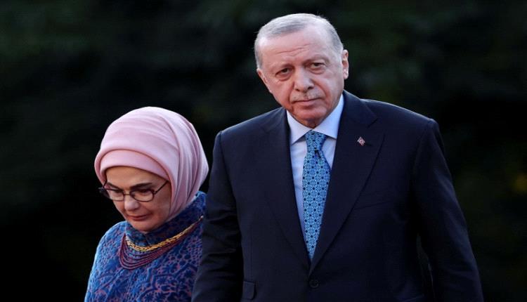 أغان على قائمة السيدة الأولى في سبوتيفاي تسبب أزمة للمنصة في تركيا
