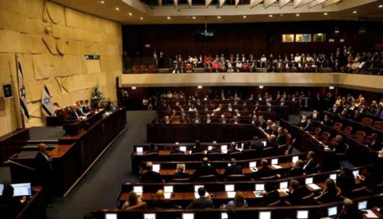 نائب عربي بالكنيست ينجو من إسقاط العضوية