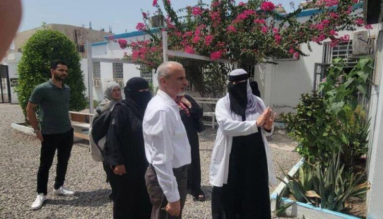 الوكيل الشبحي في زيارة مفاجئة الى مجمع خورمكسر الصحي ويشيد بدور الإدارة الرئع وبالخدمات المقدمة في القطاع الصحي
 
