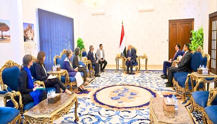 العليمي: محاولة حوثية لاغتيال المبعوث الأممي تهدف لخلط الأوراق