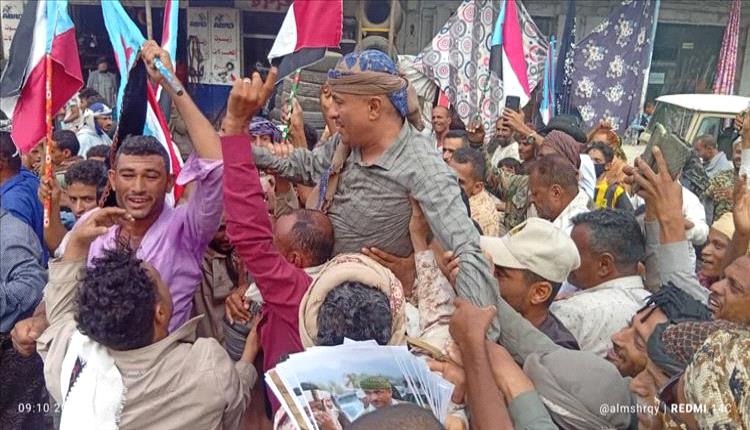 الضالع تنتفض.. مظاهرة كاسحة تهتف لاستعادة الدولة وتندد بـ"تجويع الشعب