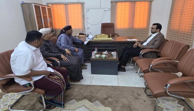 عدن: رئيس الهيئة العامة للأراضي يستقبل محافظ أرخبيل سقطرى لمناقشة تطوير المحافظة وحماية تراثها الطبيعي
