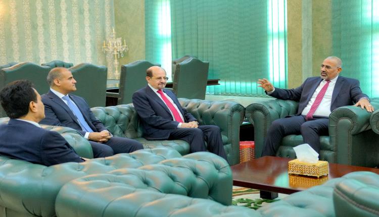الرئيس الزُبيدي: دبلوماسيتنا بوابة التنمية.. ومهمتكم كسب الدعم وتحسين خدمات المغتربين