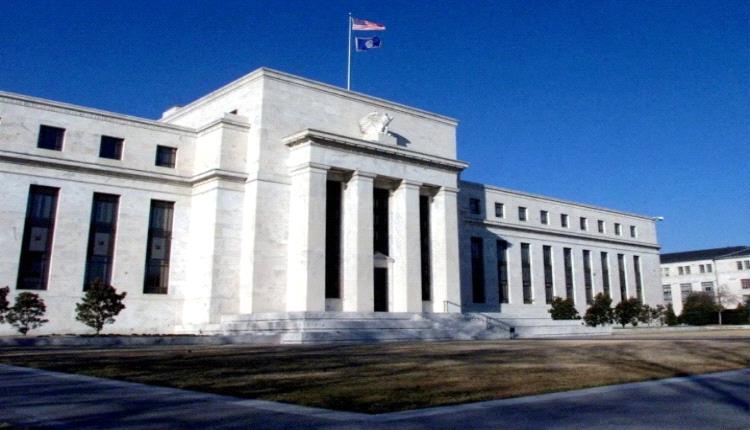 تصاعد التضخم وضغوط ترمب يعقّدان قرار الفائدة المرتقب