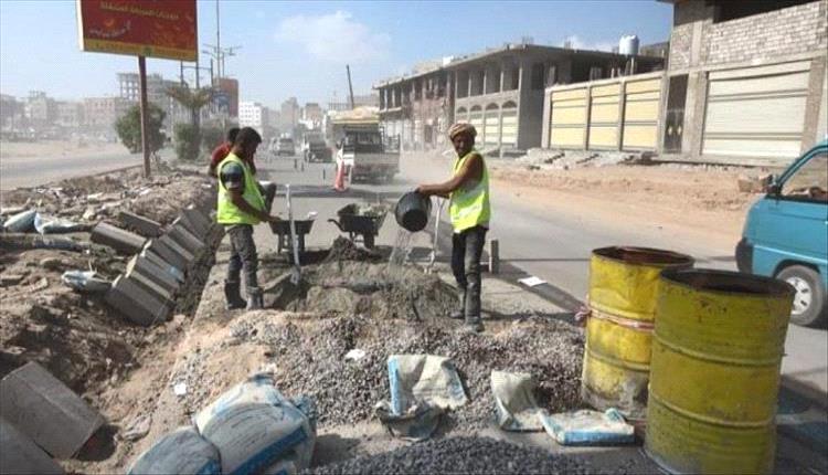 عدن تغرق في الفساد: مشاريع الأمر المباشر تبتلع ميزانية الحكومة وسط تدهور الخدمات