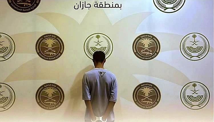ضبط مقيم يمني ينقل 13 مخالفًا لنظام أمن الحدود في جازان.. والسجن والغرامة تهدد المتورطين