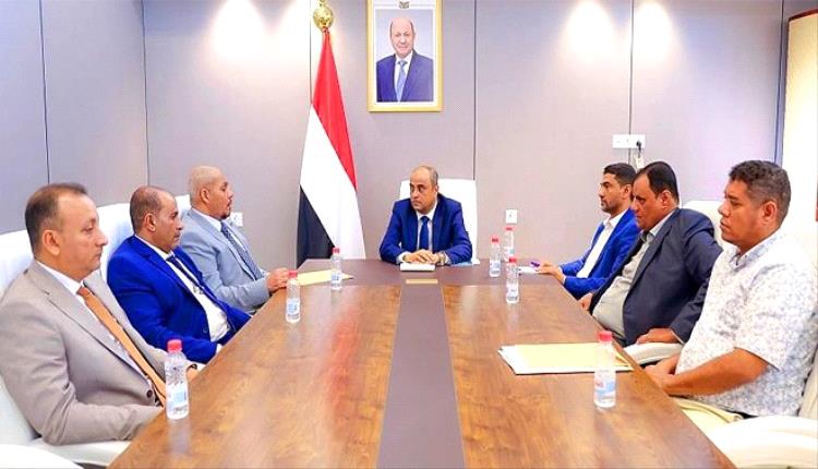 سقطرى في صدارة الاهتمام الحكومي.. رئيس الوزراء يؤكد دعم التنمية والاستقرار في الأرخبيل