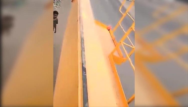 في طريقها للحديدة.. نقطة أمنية بالضالع تُفكك شحنة روافع مسروقة من ميناء عدن