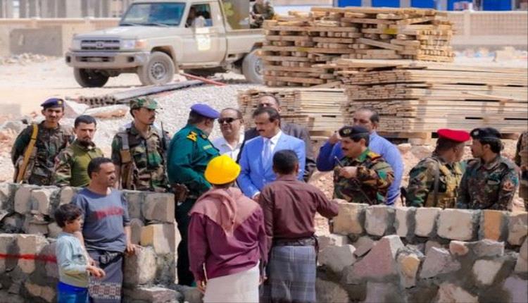 محافظ شبوة يتفقد مشاريع صحية حيوية في عتق ويؤكد تسريع الإنجاز لتعزيز استقرار الخدمات