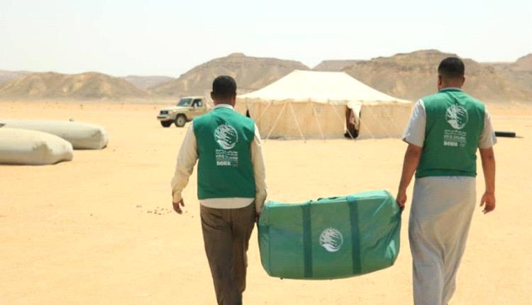 توزيع مساعدات إيوائية طارئة في حضرموت
