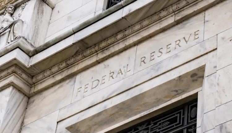 ربط الديون بالذهب خطة ستيف فوربس لكبح سلطة المركزي الأميركي