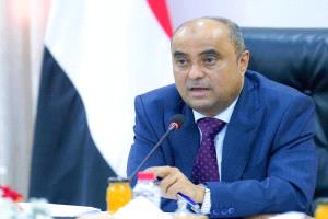 الحكومة اليمنية في مواجهة مفتوحة مع أزمات متعددة: تدهور اقتصادي ومعضلة الكهرباء وتصاعد التهديدات الحوثية
