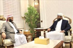 المحرّمي يناقش مع وزير الأوقاف سُبل تطوير خدمات الحج ونشر خطاب الاعتدال