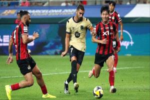 برشلونة يكتسح سيول الكوري الجنوبي بسبعة أهداف
