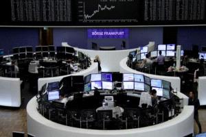 الأسهم الأوروبية تشهد ارتفاعا ملحوظا بآمال إبرام اتفاق تجاري
