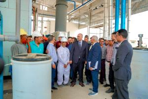 الرئيس الزُبيدي من قلب المصفاة: مصافي عدن شريان استراتيجي.. وسنخوض معركة تشغيلها حتى النهاية