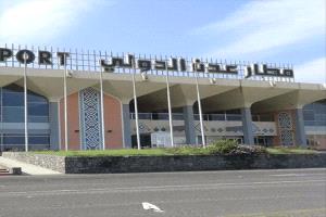 احتجاز وزير خارجية الحوثيين السابق في مطار عدن