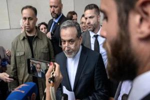 إيران و«الترويكا الأوروبية».. محادثات النووي تنطلق في إسطنبول

