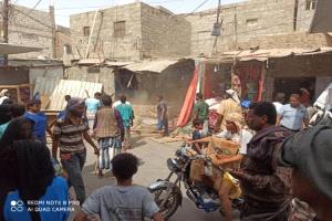حملة لازالة البسطات العشوائية في الشارع الرئيسي بالحج
