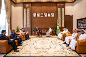 الزُبيدي من الرياض: دول الخليج شريك محوري لإحلال السلام وإعادة الاستقرار في اليمن
