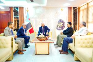 الرئيس الزُبيدي في جولة تفقدية بهيئات الانتقالي: الانضباط المؤسسي أولوية لتعزيز فاعلية الكيان الجنوبي