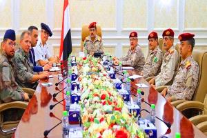 وزير الدفاع من عدن: الحوثيون ينسقون مع إرهابيي الصومال وإيران تغذي تهديد الملاحة الدولية