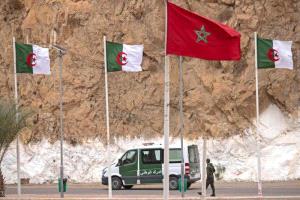 سياسات الجزائر الخارجية: هل حان وقت مراجعة إستراتيجية العزلة؟
