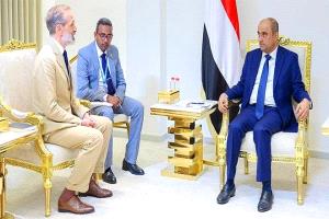 رئيس الوزراء: تراجع التمويل الدولي يفاقم الأزمة.. ونقل مقرات الأمم المتحدة إلى عدن ضرورة أمنية وإنسانية