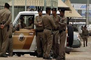 الرياض.. القبض على مقيم يمني ظهر في مقطع “خادش” واعتدى على مركبة مواطن