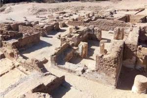 الكشف عن جدارية تصور المسيح وهو يشفي المرضى في مصر