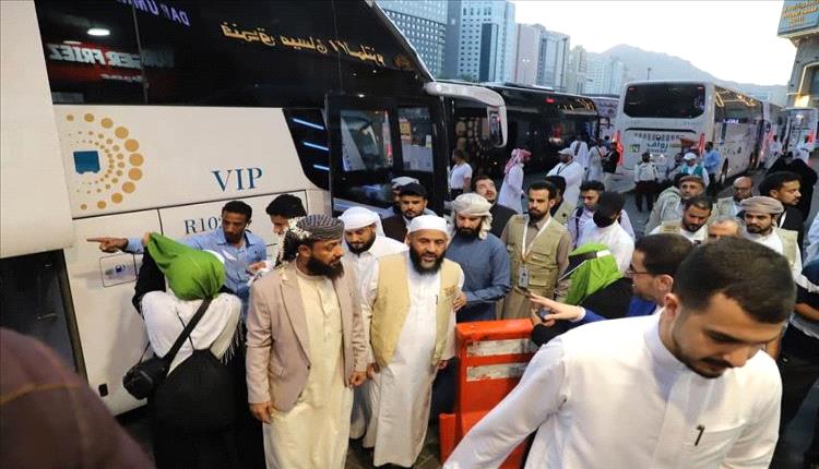 تصعيد الحجاج اليمنيين إلى منى: وزير الأوقاف يدشّن المناسك ويؤكد "راحة الحاج أولويتنا"