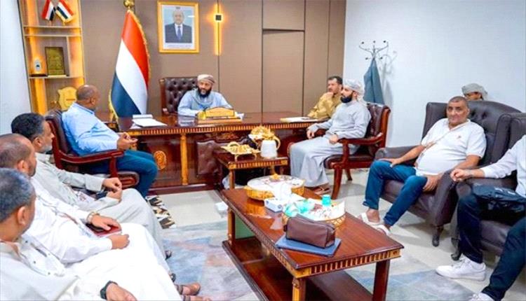 الأوقاف تبحث ترتيبات عودة الحجاج بعد إغلاق مطار صنعاء: بدائل تحت الطوارئ