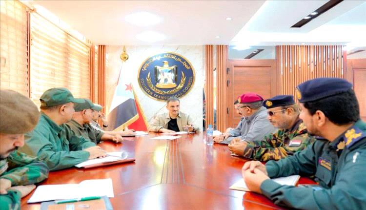 عدن ترفع جاهزيتها: خطة أمنية مشددة لحماية أجواء العيد ومنع أي إخلال بالسكينة العامة