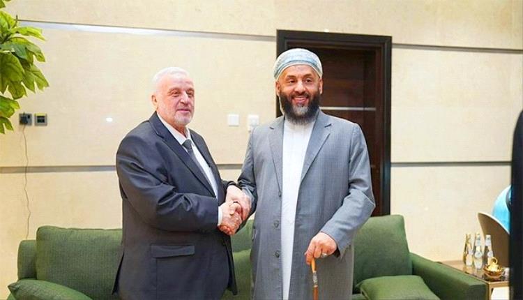 وزير الأوقاف اليمني يبحث في مكة تعزيز التعاون الديني مع نظرائه العرب والمسلمين