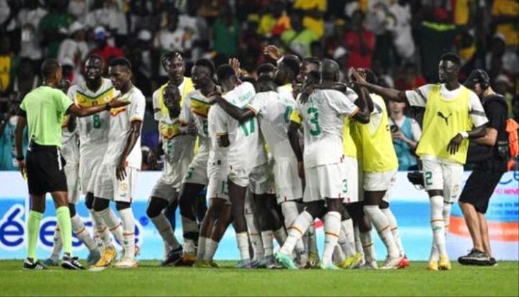 السنغال تكتب التاريخ بهزيمة إنجلترا للمرة الأولى أمام منتخب أفريقي