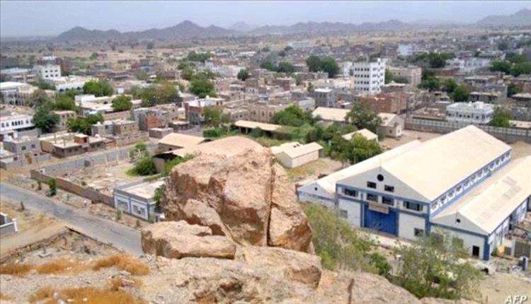 خنفر تغرق في الظلام بعد سرقة أسلاك الكهرباء