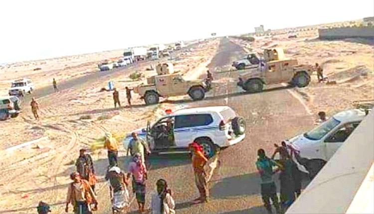 دوفس تشتعل.. قبائل الجعادنة تغلق الطريق.. لهذا السبب!

