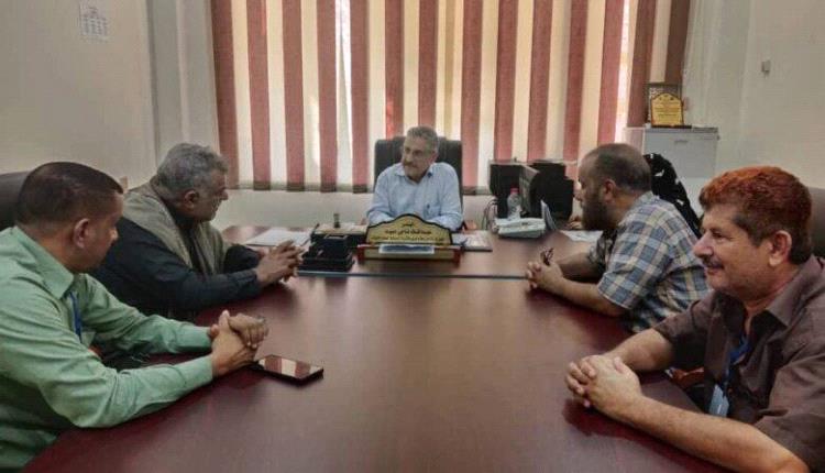 مدير عام حبيل جبر وممثلين وادي معربان يلتقون وكيل وزارة الزراعة والري والثروة السمكية بالعاصمة عدن
 

