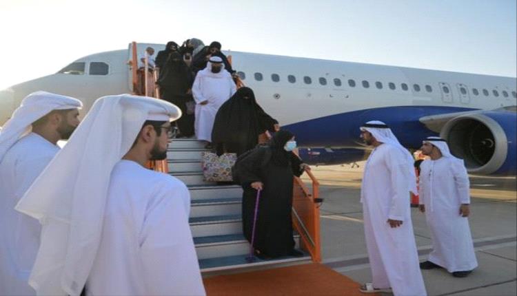 الإمارات تُجلي مواطنيها من إيران وتُكثّف تحركاتها الدبلوماسية لاحتواء التصعيد
