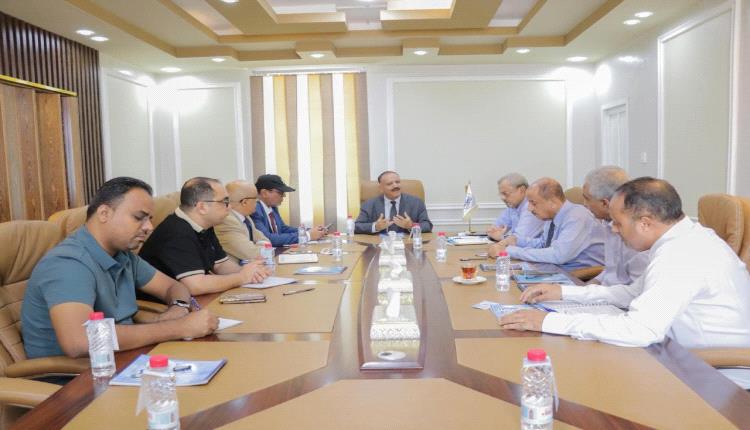 النقل تُسرّع إقلاع الطيران الخاص: تسهيلات حكومية لإنهاء معاناة المسافرين وتعزيز الشراكة الاستثمارية