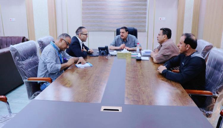 ملف اللاجئين تحت المجهر.. أمن عدن يبحث مع مفوضية الأمم المتحدة تدفق المهاجرين والتحديات الأمنية