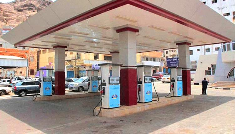 عدن تختنق مجددًا.. جرعة وقود صادمة تلهب أسعار البنزين وتُشعل غضب الشارع
