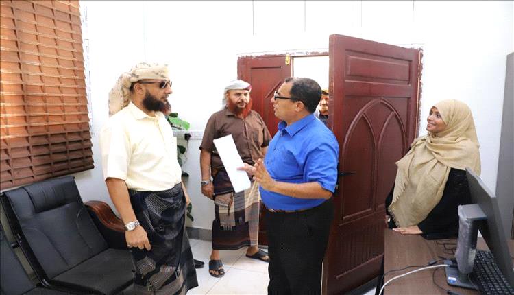 العمري يتفقد قطاعات الأوقاف بعد موسم الحج ويشدد على الانضباط الوظيفي