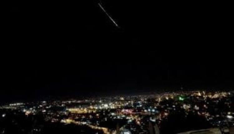 إيران تقصف إسرائيل بصواريخ بعيدة المدى وصافرات الإنذار تدوي في عمق المدن